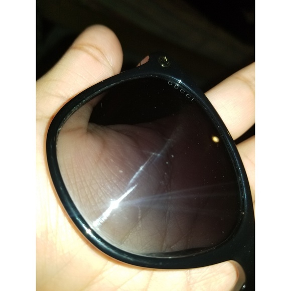 Gucci Glasses - Picture 4 of 5